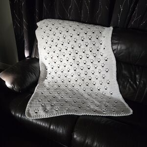 Handmade Paw‎ Print Afghan Blanket 55x33 White Cozy Warm Pet Lover Gift Throw
